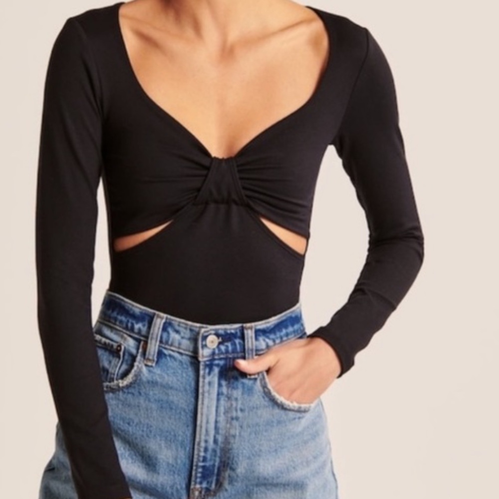 ABERCROMBIE AND FITCH DOUBLE LAYERED SEAMLESS FABRIC CUT OUT BODYSUIT BLACK